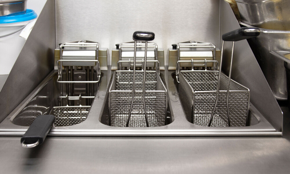 Schwarzer Kater 2023 8784 1000x600px