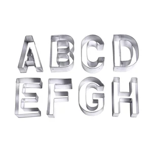 Ausstecher 'BUCHSTABEN', groß 26 Stück, aus Weißblech Contacto