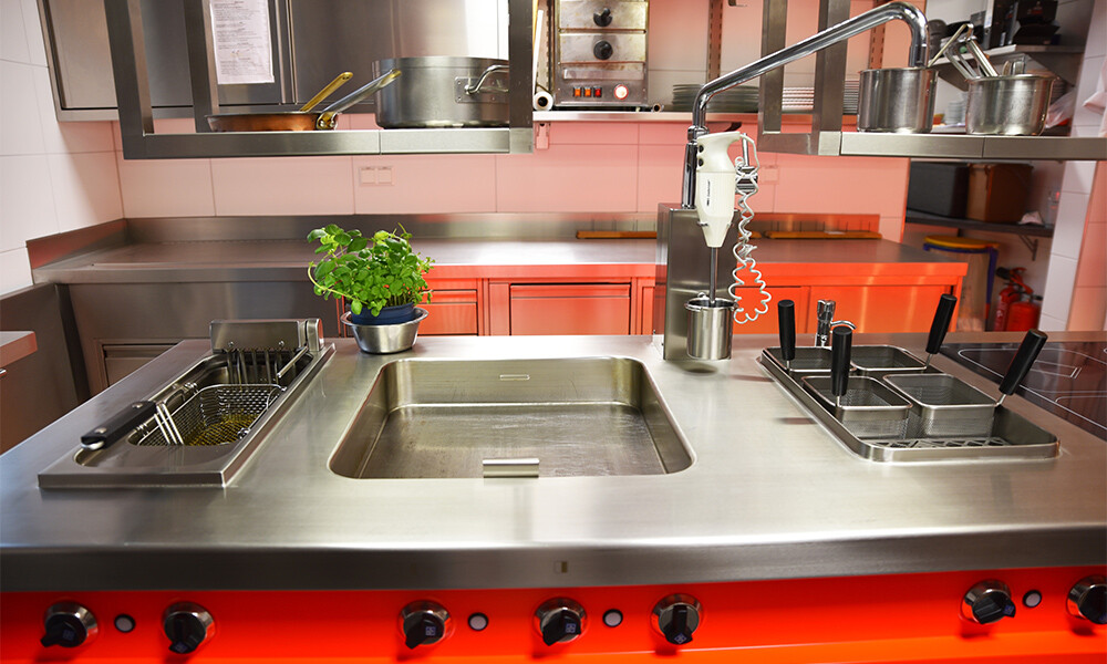 schafferer-gastro-grosskuechen-einrichtungen-restaurant-kranz-FAN 5948-1 1000x600px
