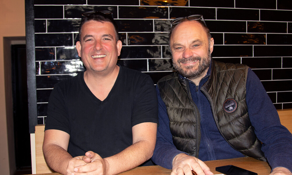 Schwarzer Kater 2023 8813 1000x600px