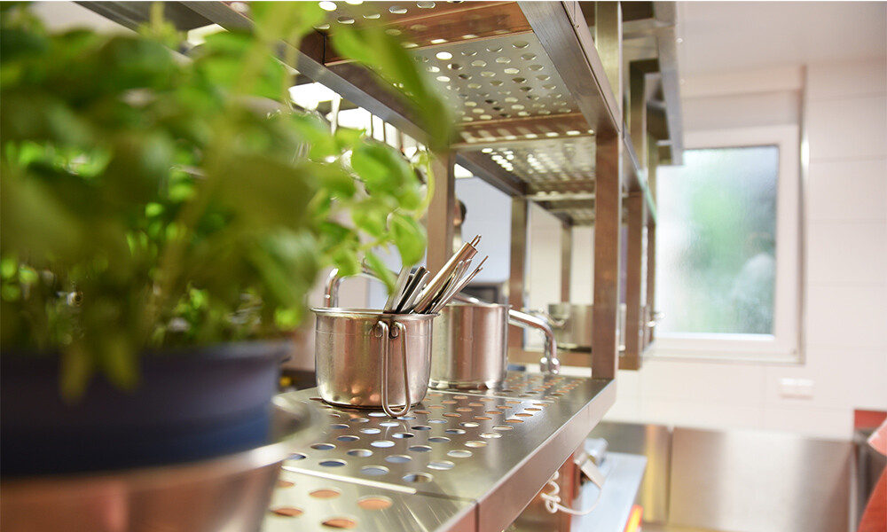 schafferer-gastro-grosskuechen-einrichtungen-restaurant-kranz-FAN 5974-1 1000x600px