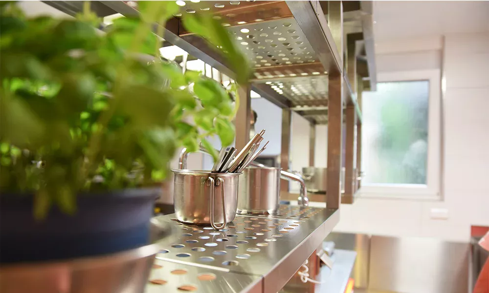 schafferer-gastro-grosskuechen-einrichtungen-restaurant-kranz-FAN 5974-1 1000x600px
