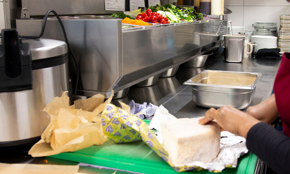 Schwarzer Kater 2023 8780 1000x600px